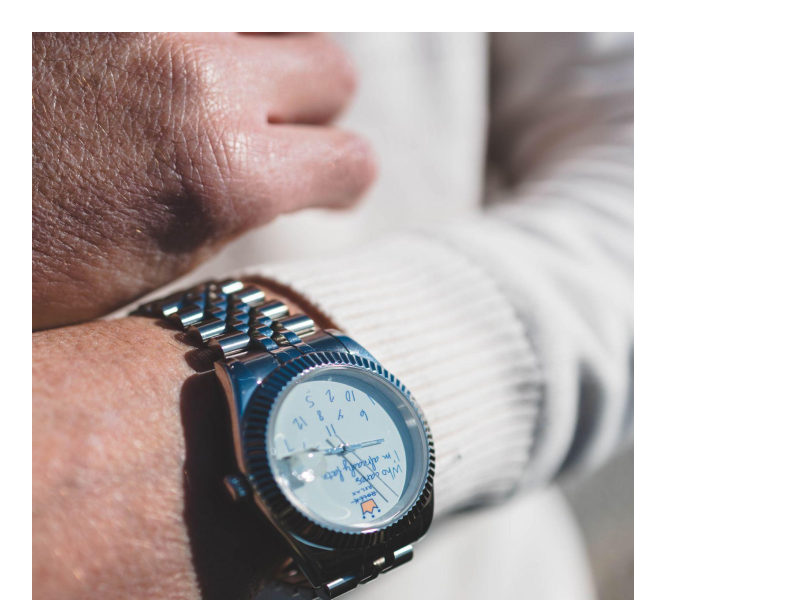 Understanding Who Chooses Mechanical Automatic Watches for Men vs Mens Stainless Steel Watches